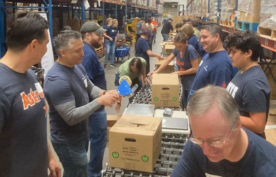 Stellar Bank employees volunteering at the Houston Food Bank